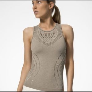 ALO yoga Lark Tank XS
